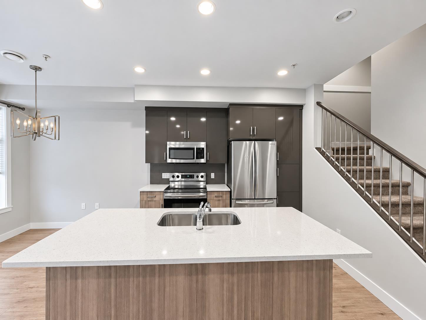 3 8466 MIDTOWN WAY, Chilliwack Proper South, Chilliwack