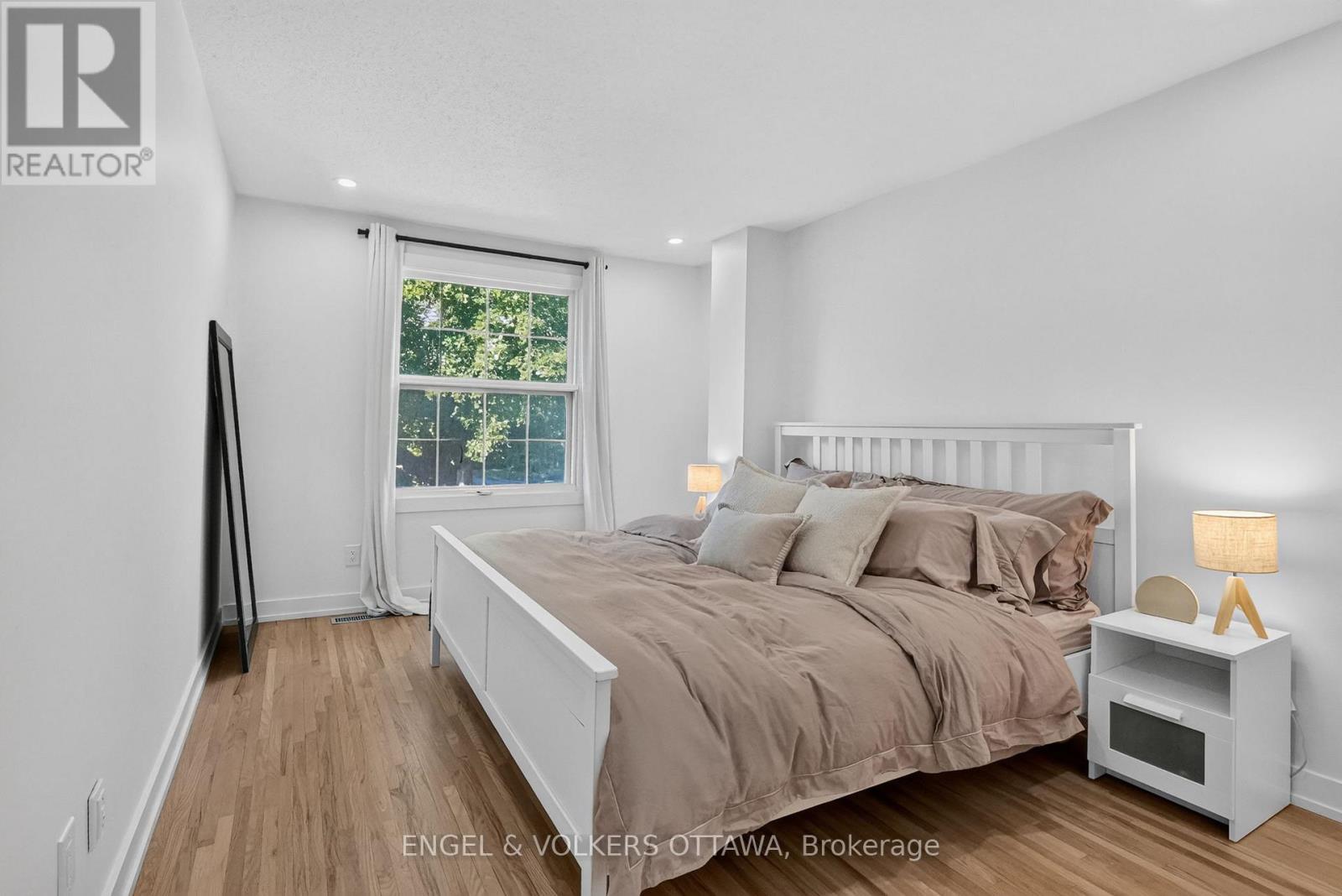 1304 MORRISON DRIVE photo 15