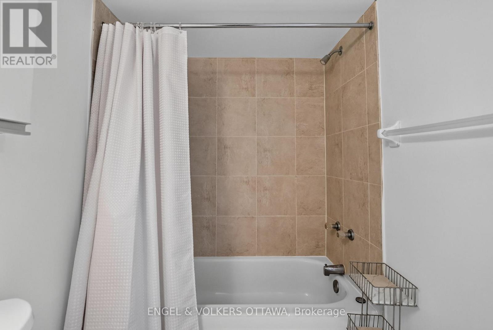 1304 MORRISON DRIVE photo 22