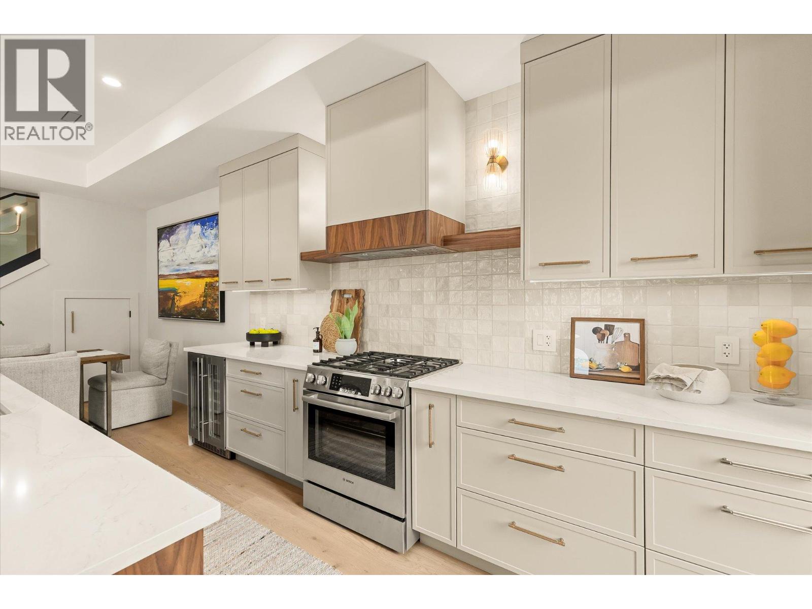 1 2435 Taylor Crescent, Kelowna
