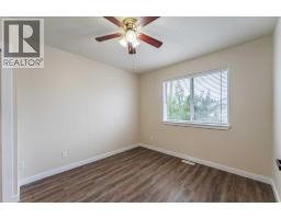 Kitchen - 206 Saratoga Close Ne, Calgary, AB T1Y7A1 Photo 15