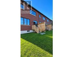 5 #upper - 15 Peach Street, Thorold, ON L2V0P5 Photo 10