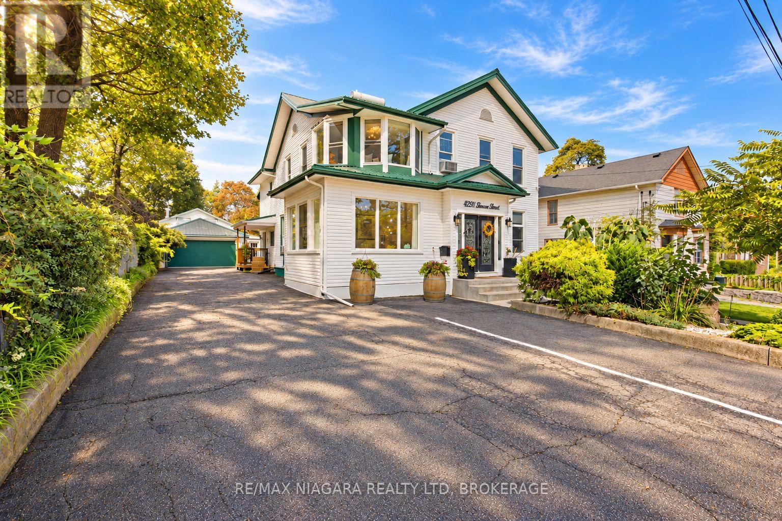 4291 SIMCOE STREET, Niagara Falls (Downtown)