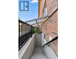 746 Yarfield Crescent, Newmarket, ON L3X0H4 Photo 12