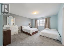 746 Yarfield Crescent, Newmarket, ON L3X0H4 Photo 9