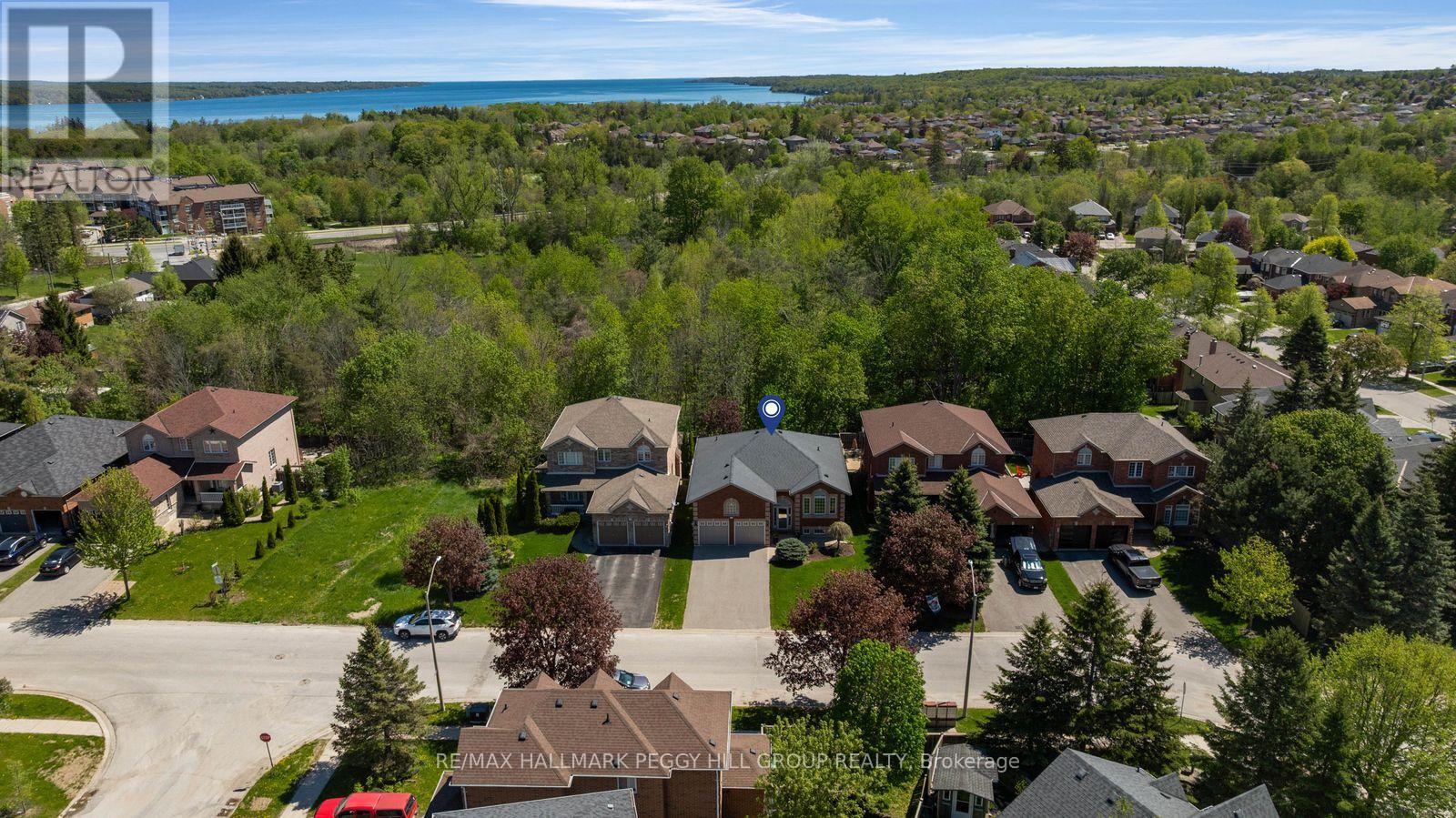 61 MACLAREN AVENUE, Barrie (Painswick North) — photo 2