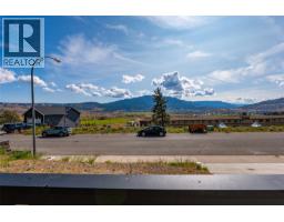 Living room - 2743 Grandview Heights, Merritt, BC V1K1R1 Photo 11