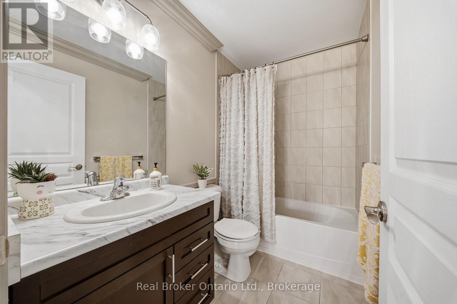 #11 80 WILLOW STREET - 23