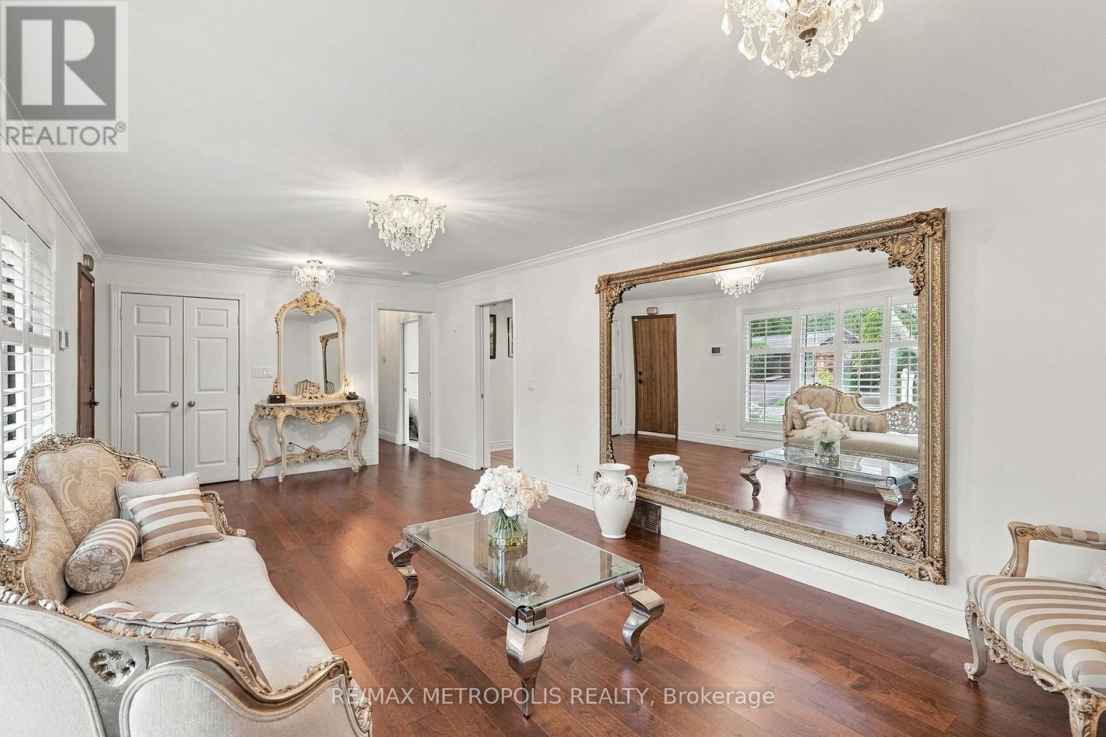 1228 ELGIN CRESCENT - 13