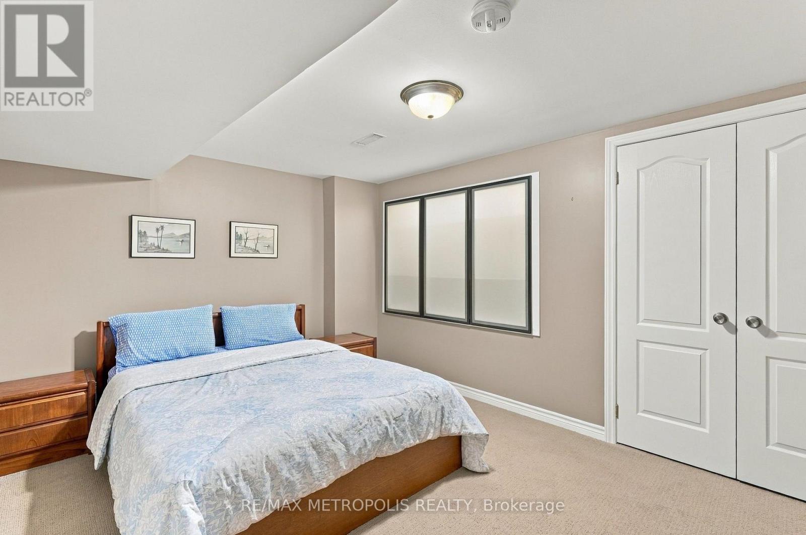 1228 ELGIN CRESCENT - 39