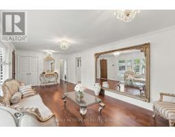 1228 Elgin Crescent, Oakville, ON L6H2J7 Photo 13