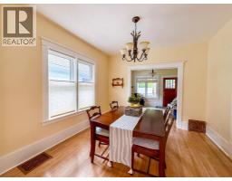 Living room/Fireplace - 114 College N Avenue North, Sarnia, ON N7T6A9 Photo 10