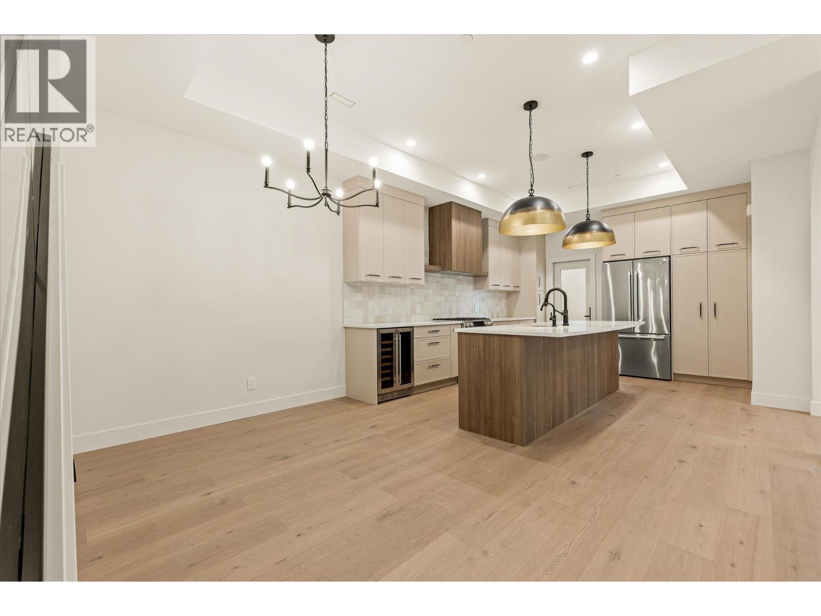4 2435 Taylor Crescent, Kelowna