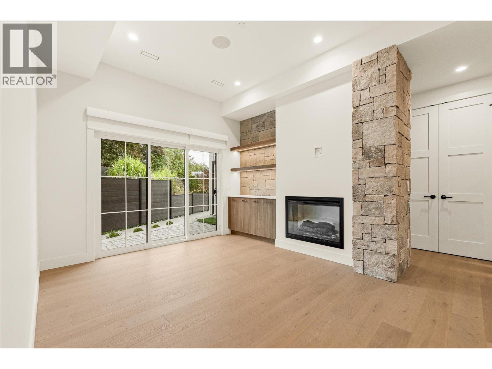 4 2435 Taylor Crescent, Kelowna
