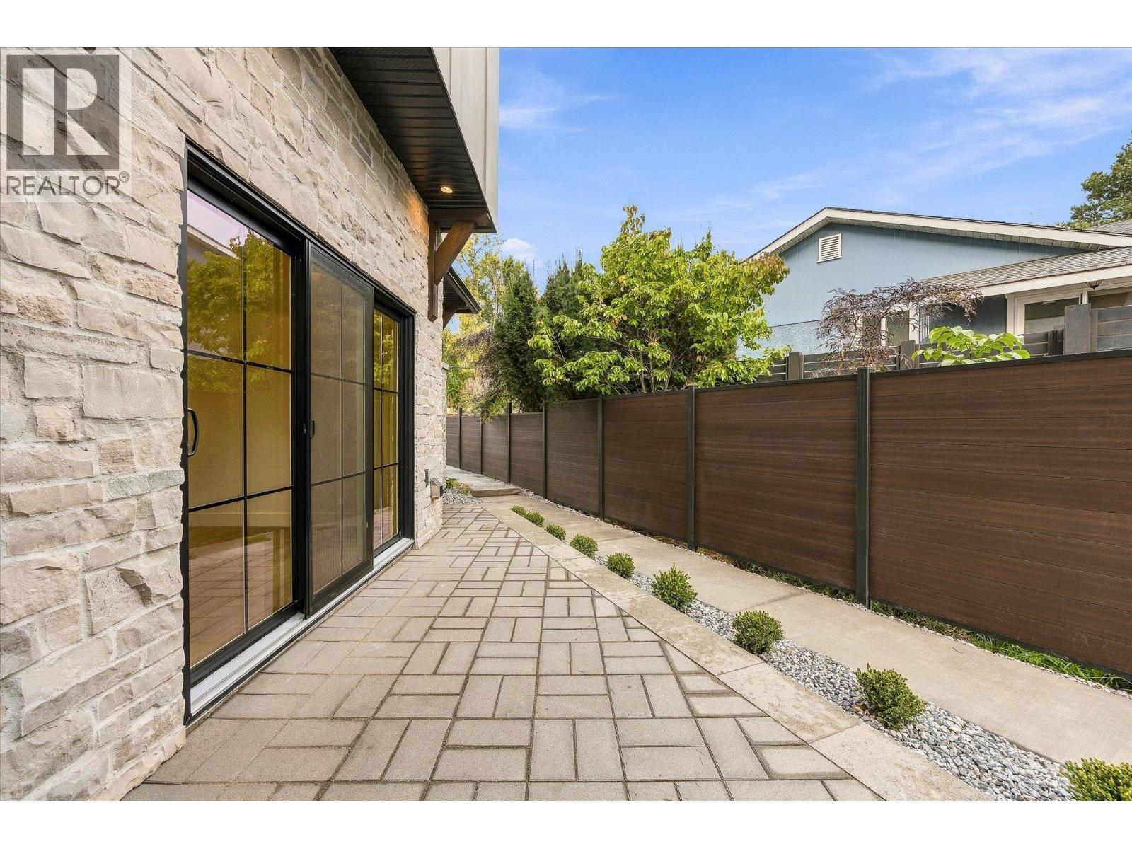 4 2435 Taylor Crescent, Kelowna