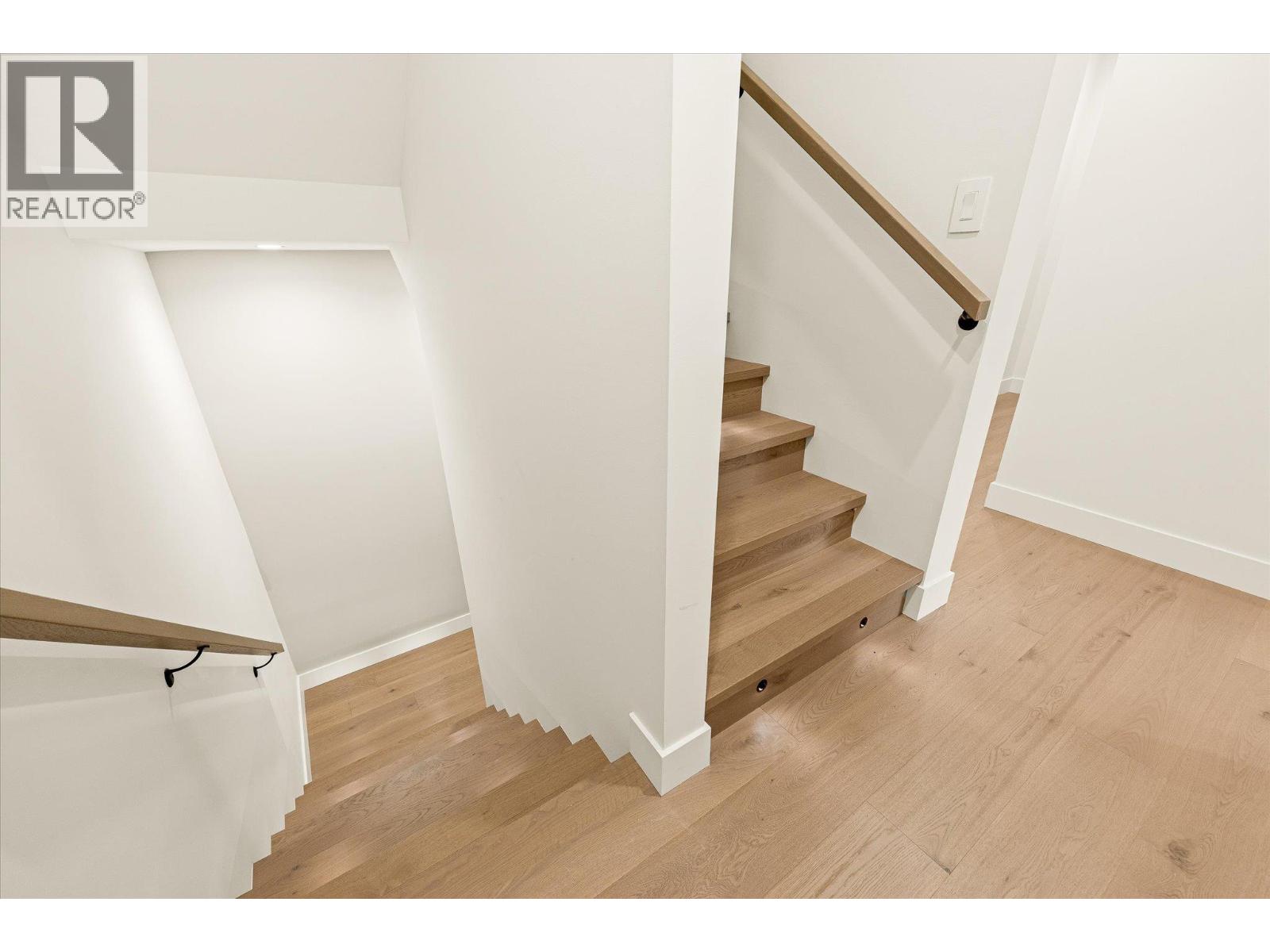 4 2435 Taylor Crescent, Kelowna