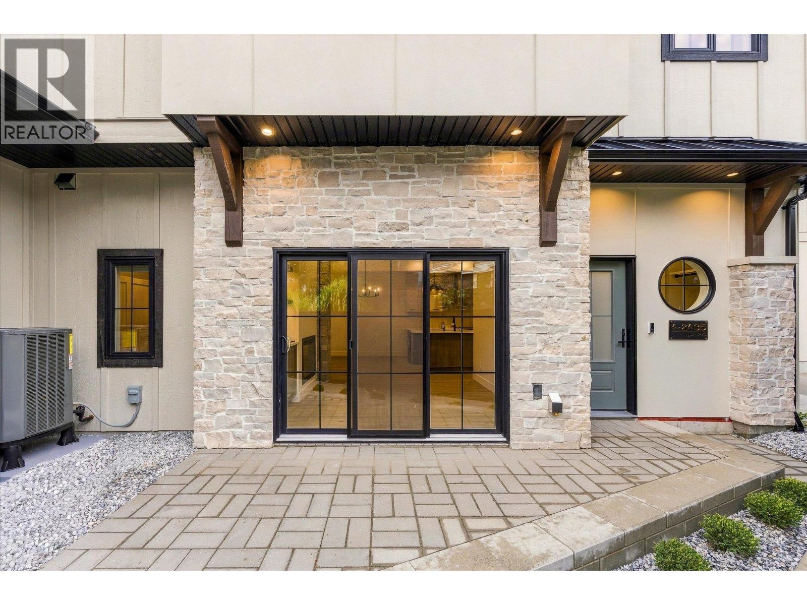 4 2435 Taylor Crescent, Kelowna