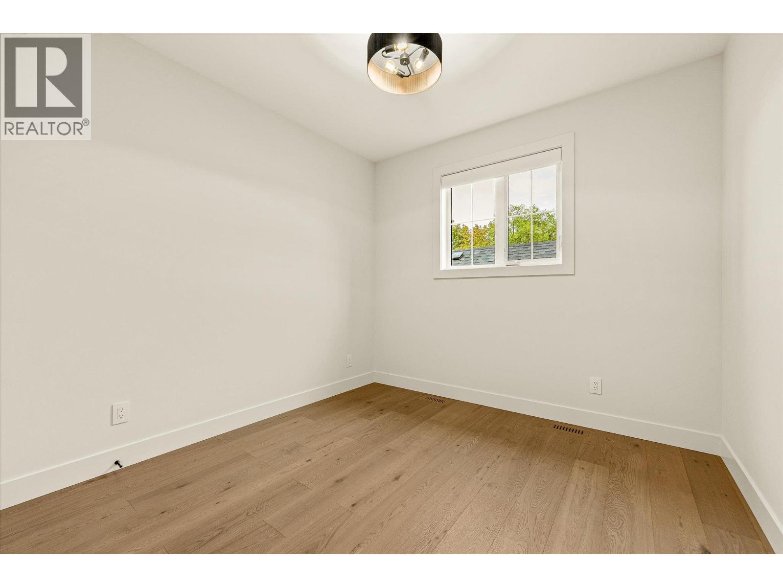 3 2435 Taylor Crescent, Kelowna