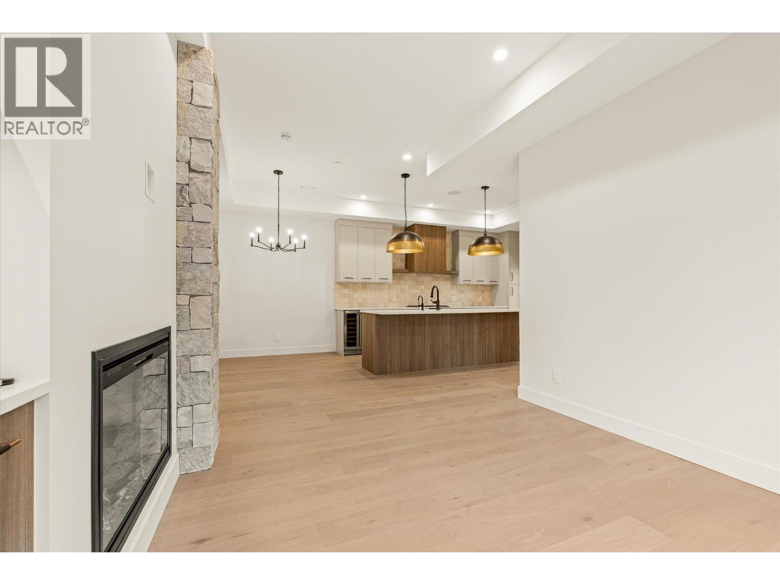 3 2435 Taylor Crescent, Kelowna