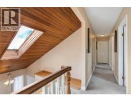1634 Tasco Close, Saanich, BC V8N5P2 Photo 21