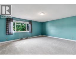 1634 Tasco Close, Saanich, BC V8N5P2 Photo 22