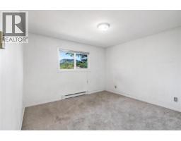 1634 Tasco Close, Saanich, BC V8N5P2 Photo 28