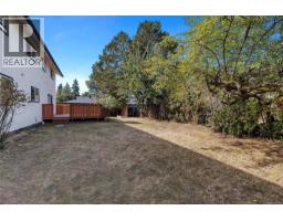 1634 Tasco Close, Saanich, BC V8N5P2 Photo 40