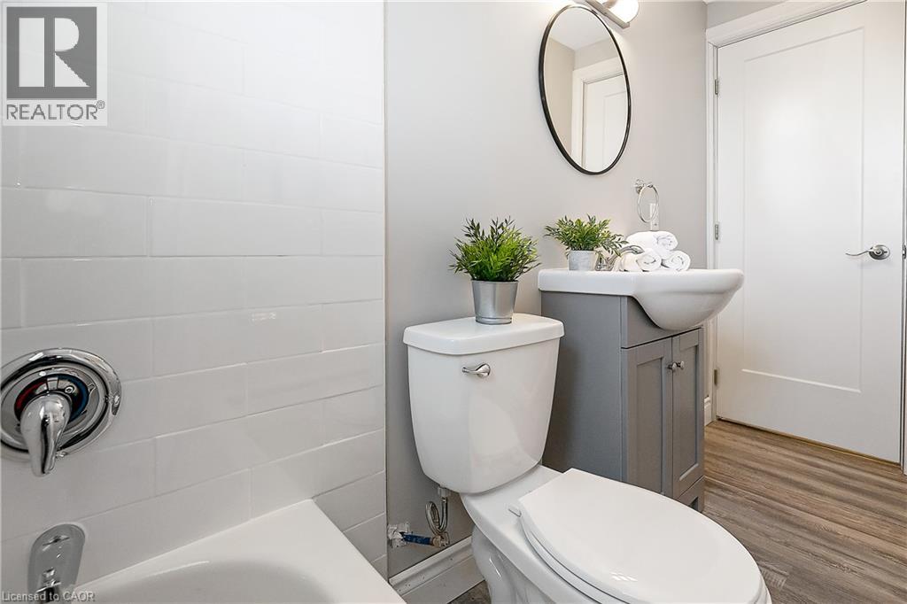 385 MELVIN Avenue Unit# 207, Hamilton — photo 10