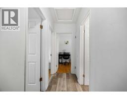 4pc Bathroom - 1527 46 Street Se, Calgary, AB T2A1N7 Photo 14