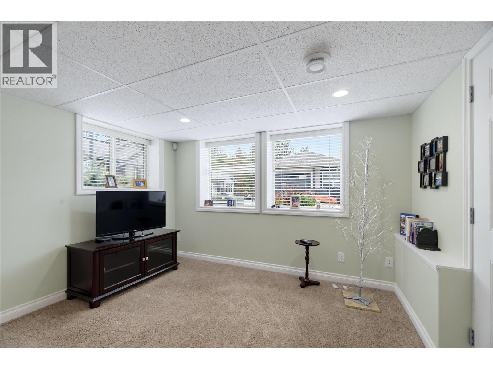 8 2850 7th Avenue Northeast, Salmon Arm