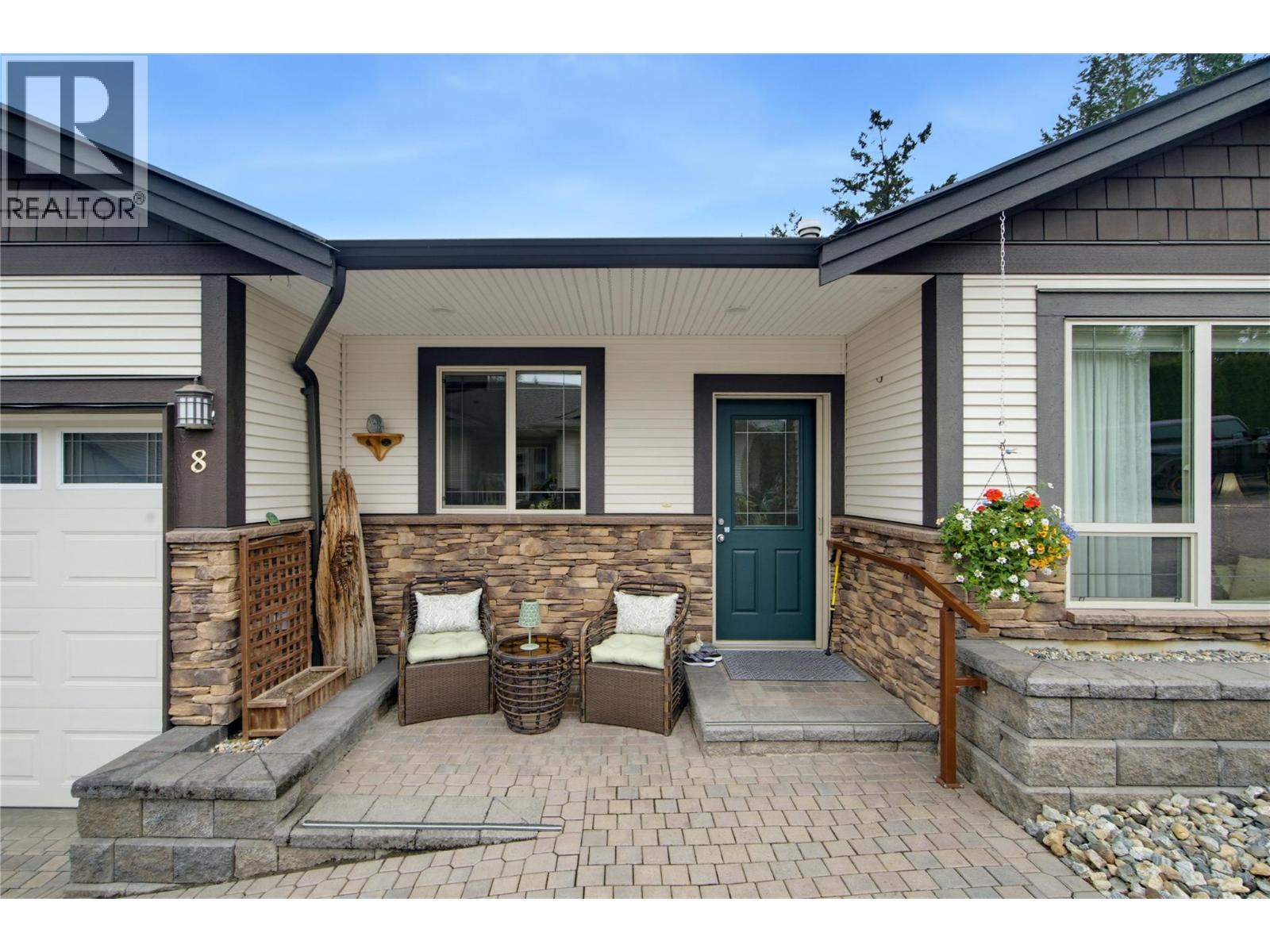 8 2850 7th Avenue Northeast, Salmon Arm