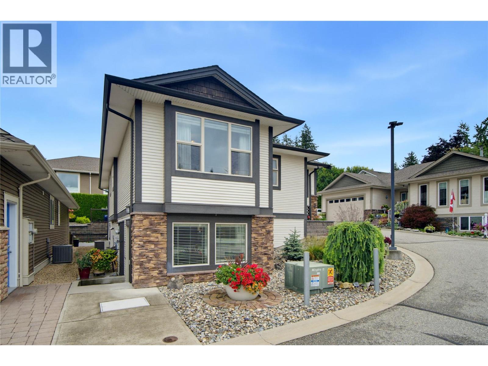 8 2850 7th Avenue Northeast, Salmon Arm