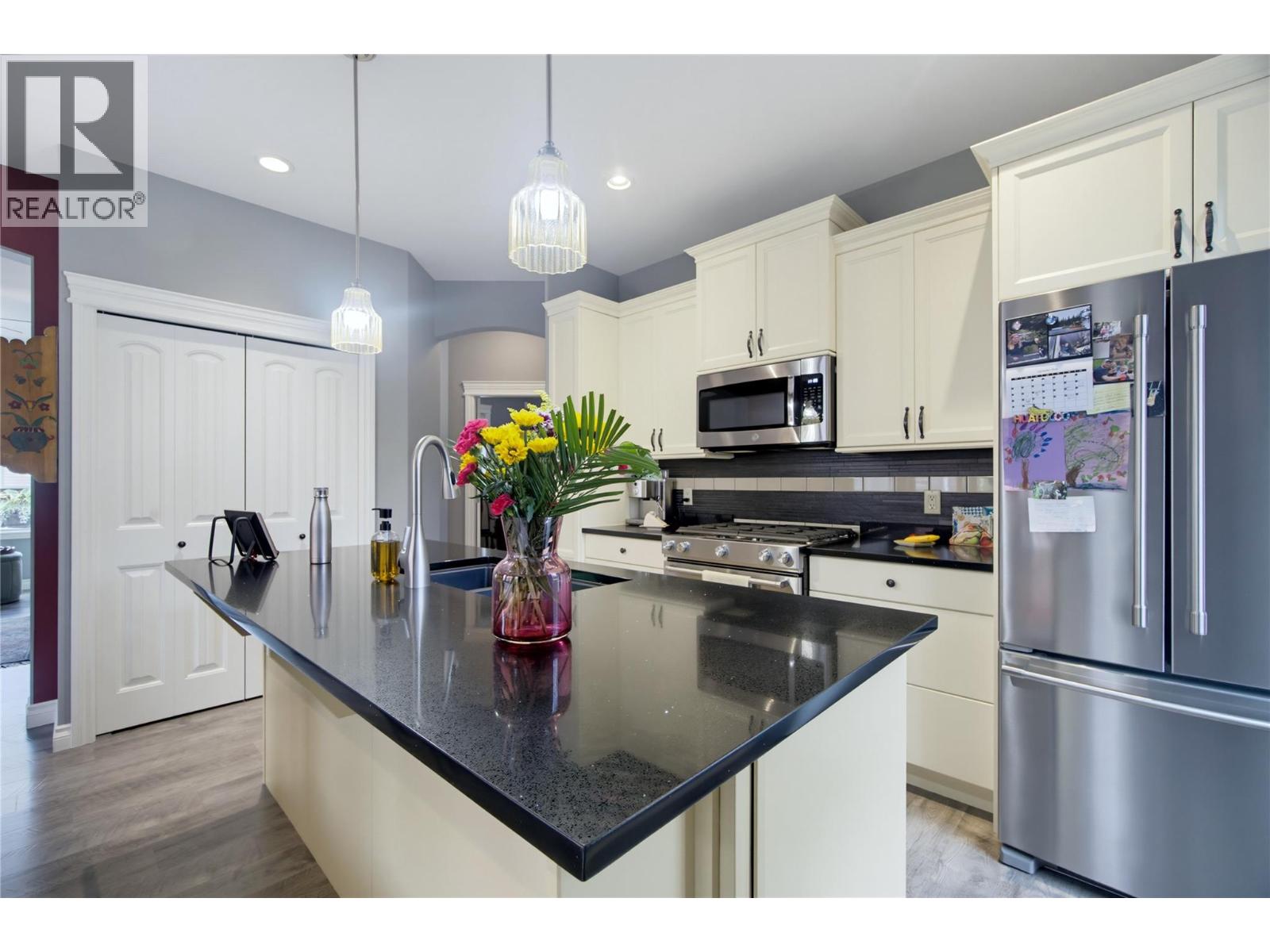 #8 2850 7th Avenue NE - 15