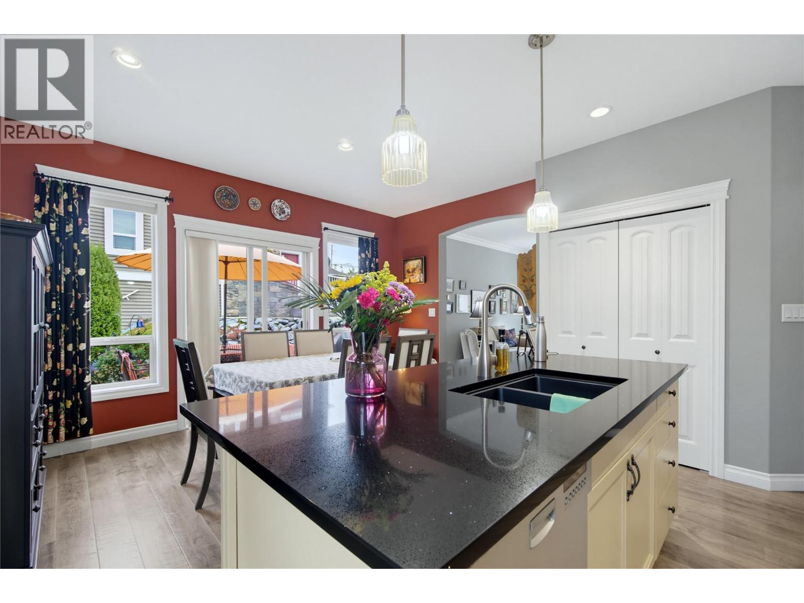 8 2850 7th Avenue Northeast, Salmon Arm