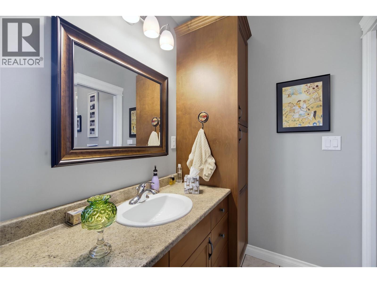 8 2850 7th Avenue Northeast, Salmon Arm