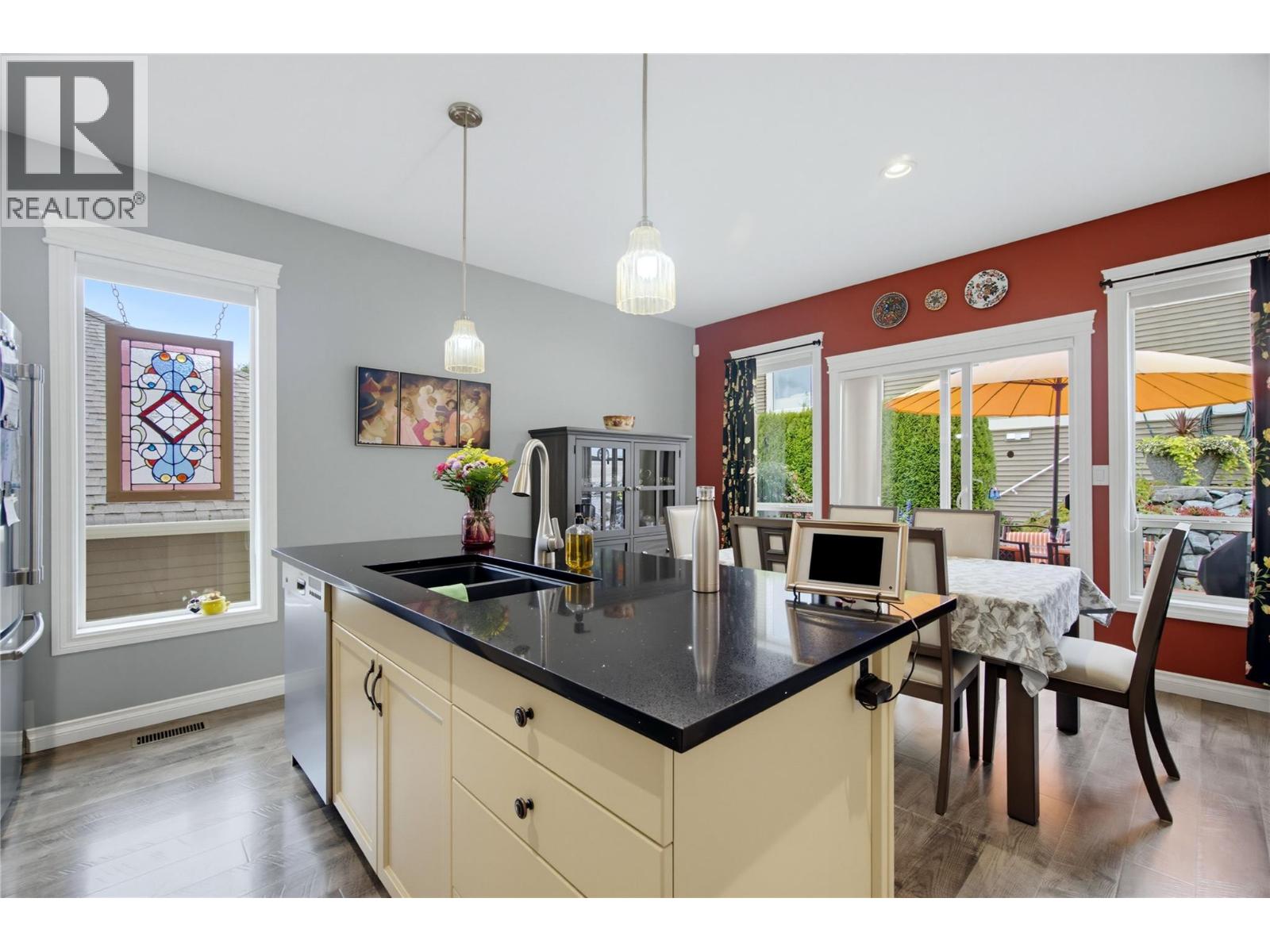 8 2850 7th Avenue Northeast, Salmon Arm