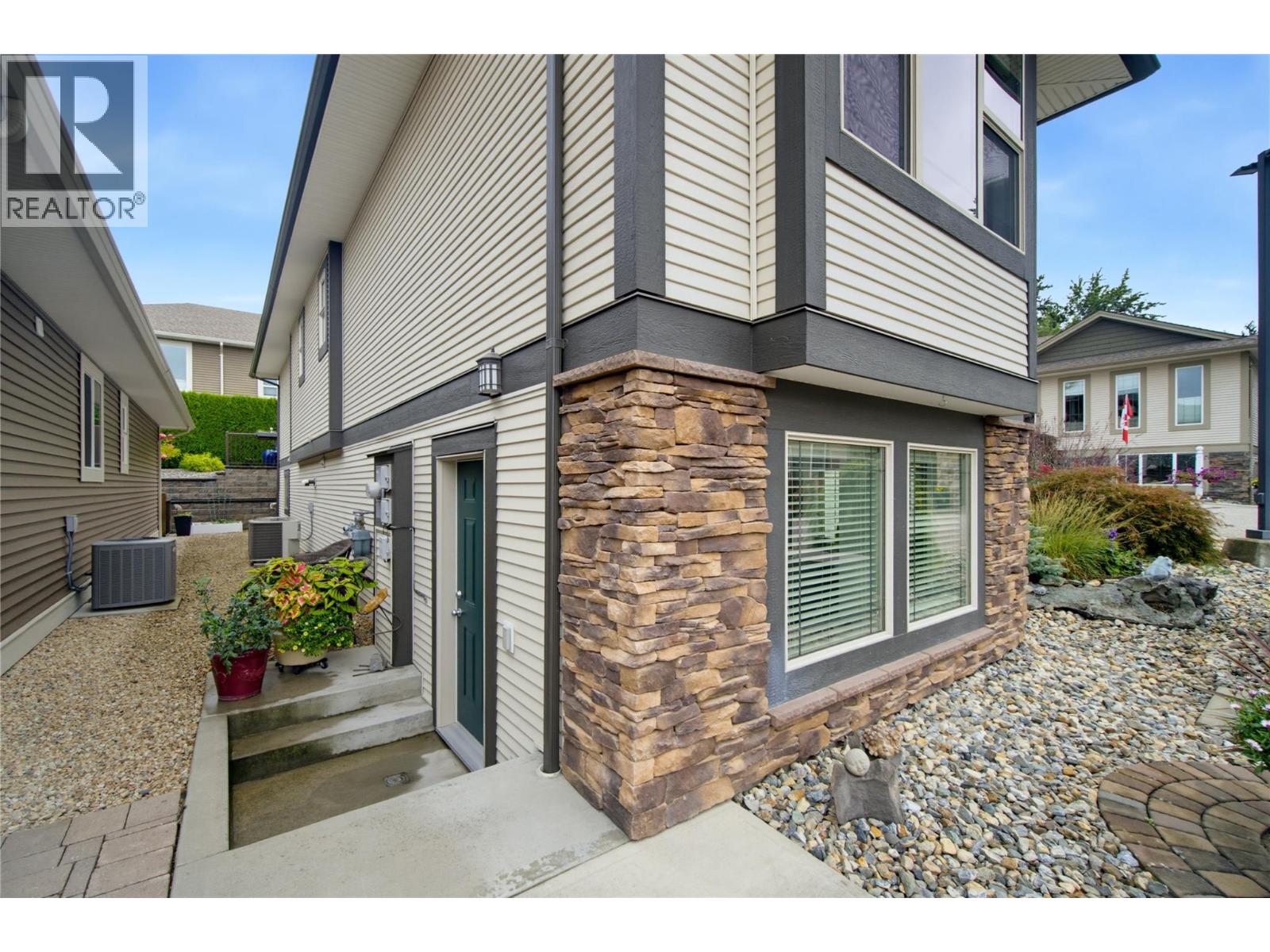 #8 2850 7th Avenue NE - 61