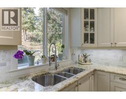 158 Lost Creek Court, Kelowna, BC V1V3B7 Photo 24