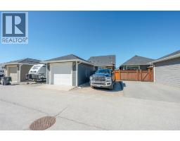 962 Holden Road, Penticton, BC V2A9G4 Photo 38