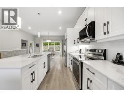 Living room - 2810 15 Avenue Ne Unit# 9, Salmon Arm, BC V1E3B8 Photo 8