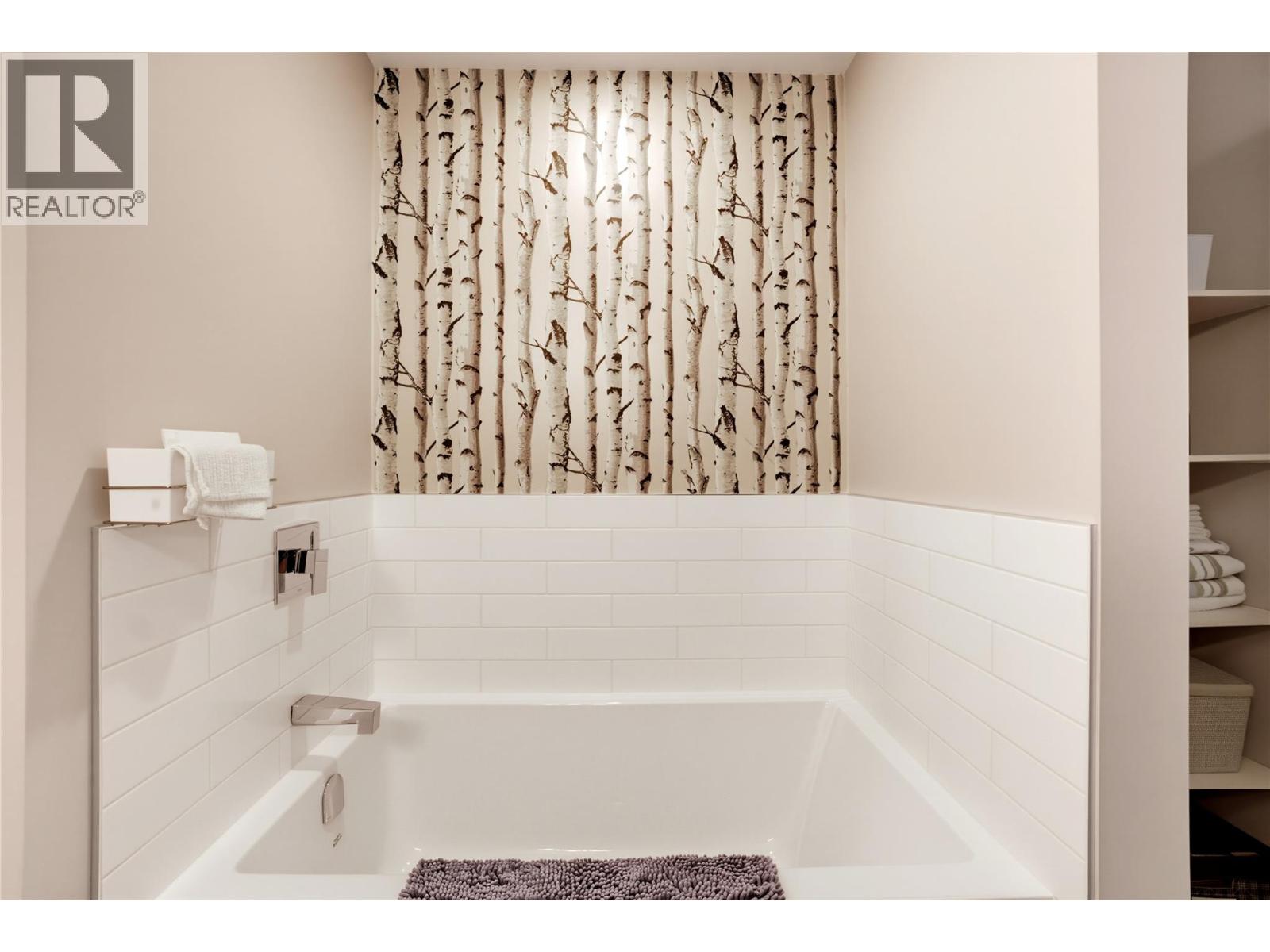 9 2810 15 Avenue Northeast, Salmon Arm