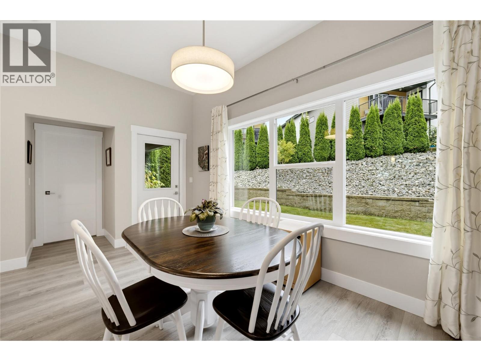 #9 2810 15 Avenue NE - 16