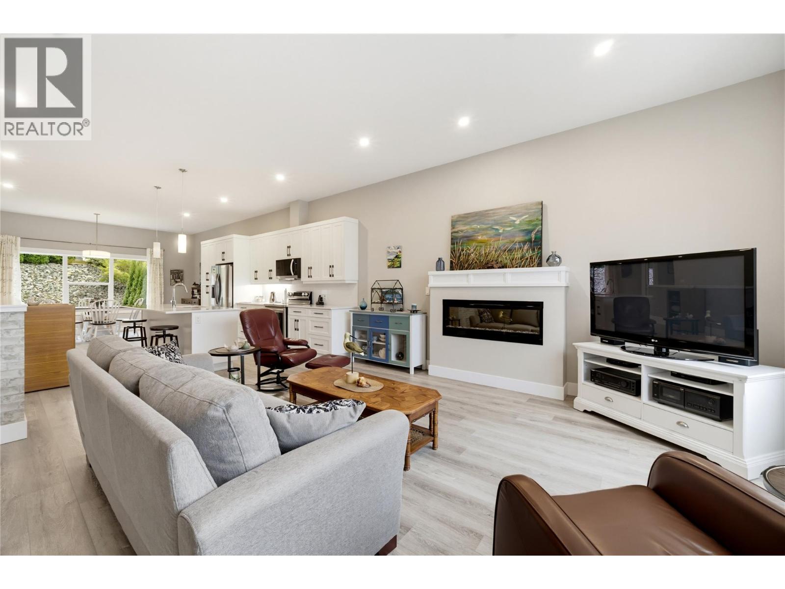 9 2810 15 Avenue Northeast, Salmon Arm