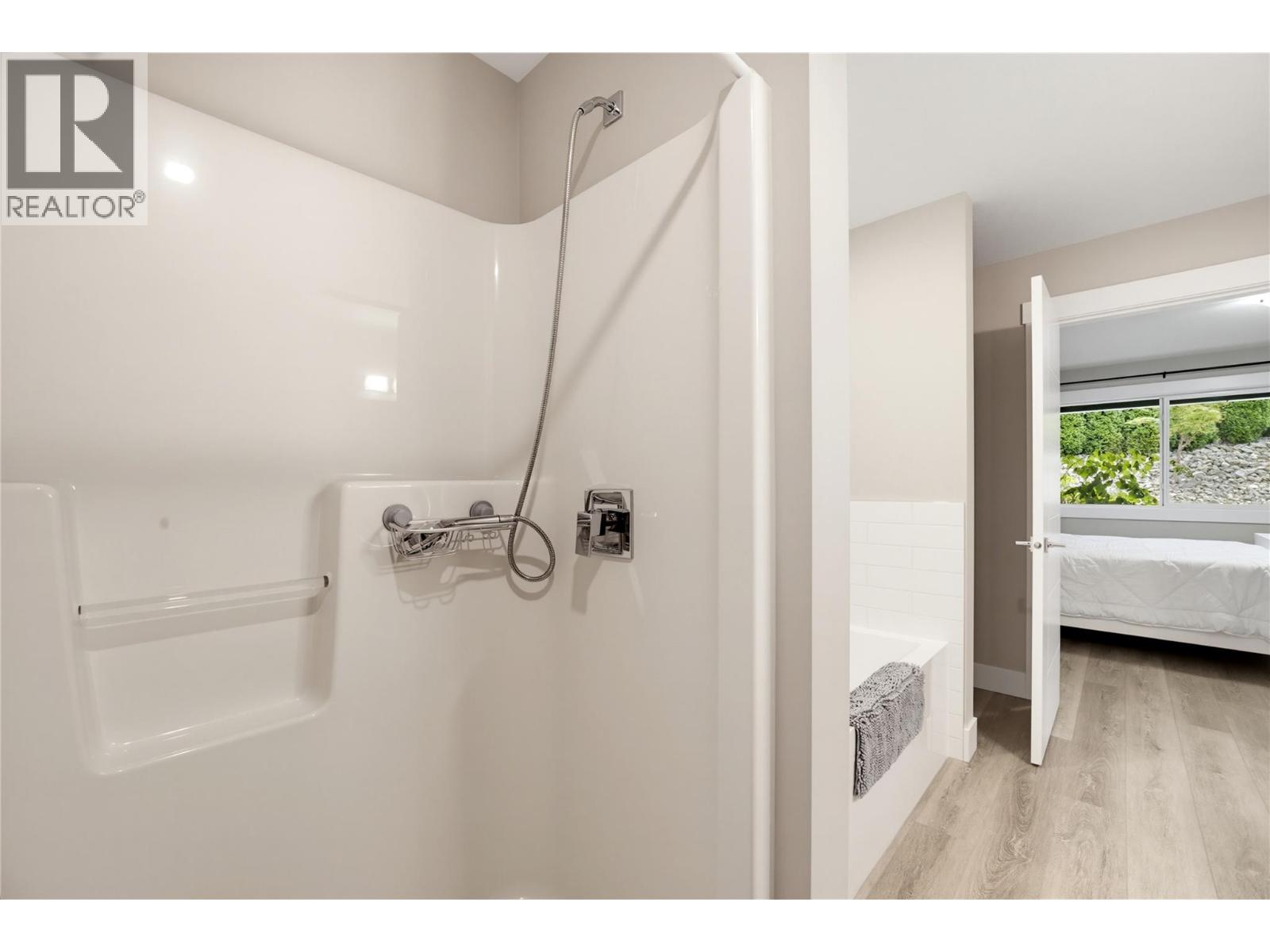 9 2810 15 Avenue Northeast, Salmon Arm