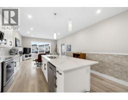 5pc Ensuite bath - 2810 15 Avenue Ne Unit# 9, Salmon Arm, BC V1E3B8 Photo 12