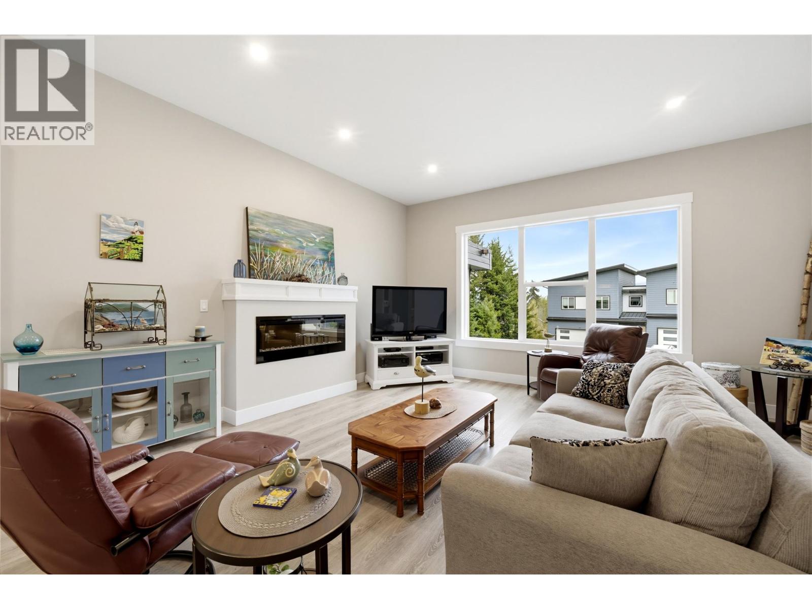 #9 2810 15 Avenue NE - 4