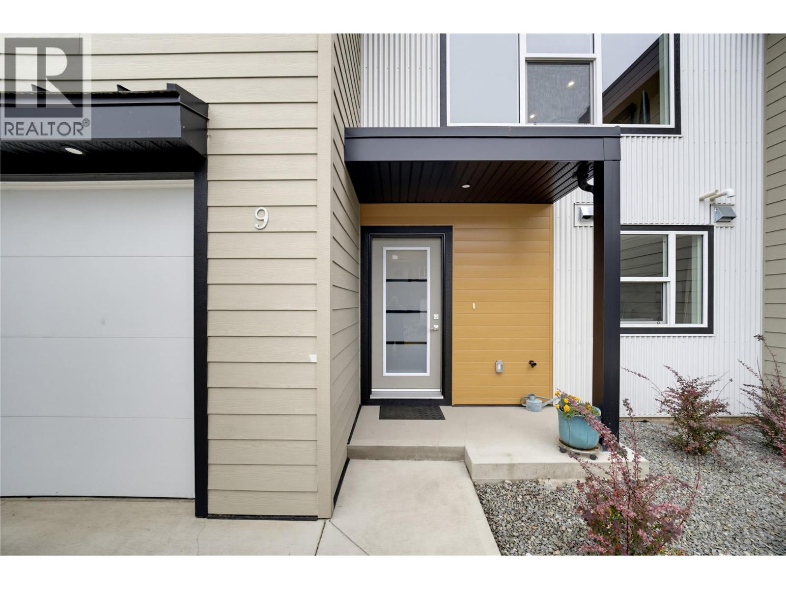 9 2810 15 Avenue Northeast, Salmon Arm
