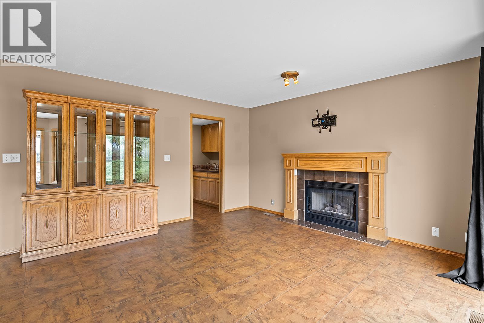 4321 Crystal Drive - Image 18