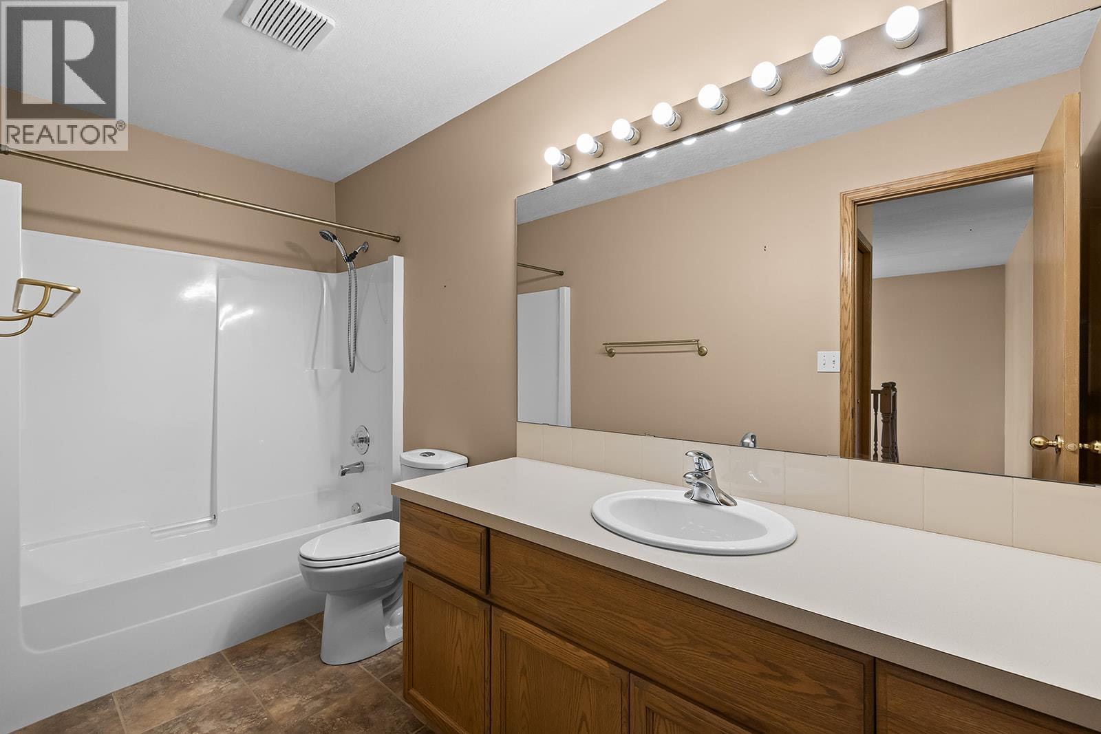 4321 Crystal Drive - Image 38