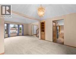 Living room - 4321 Crystal Drive, Vernon, BC V1T8V4 Photo 7